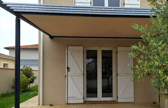 Installation de stores sur Roques Portet sur Garonne Muret Cugnaux | Miroiterie Midi Pyrénées.